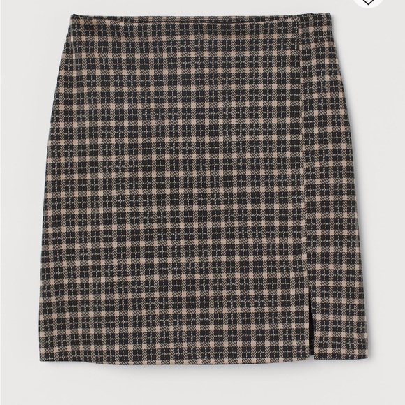 H&M Plaid Beige and Black Fitted Jersey Mini Skirt